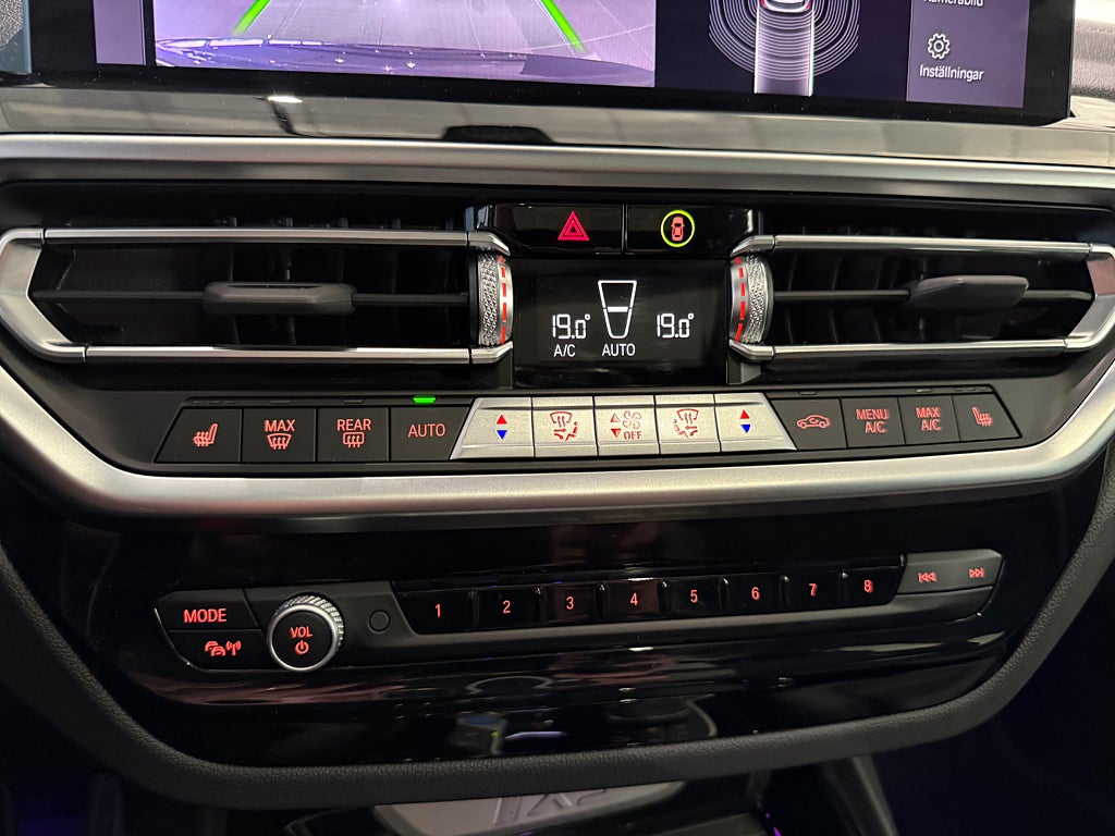 BMW iX3 M Sport Glastak Cockpit Läder Drag - bild 18