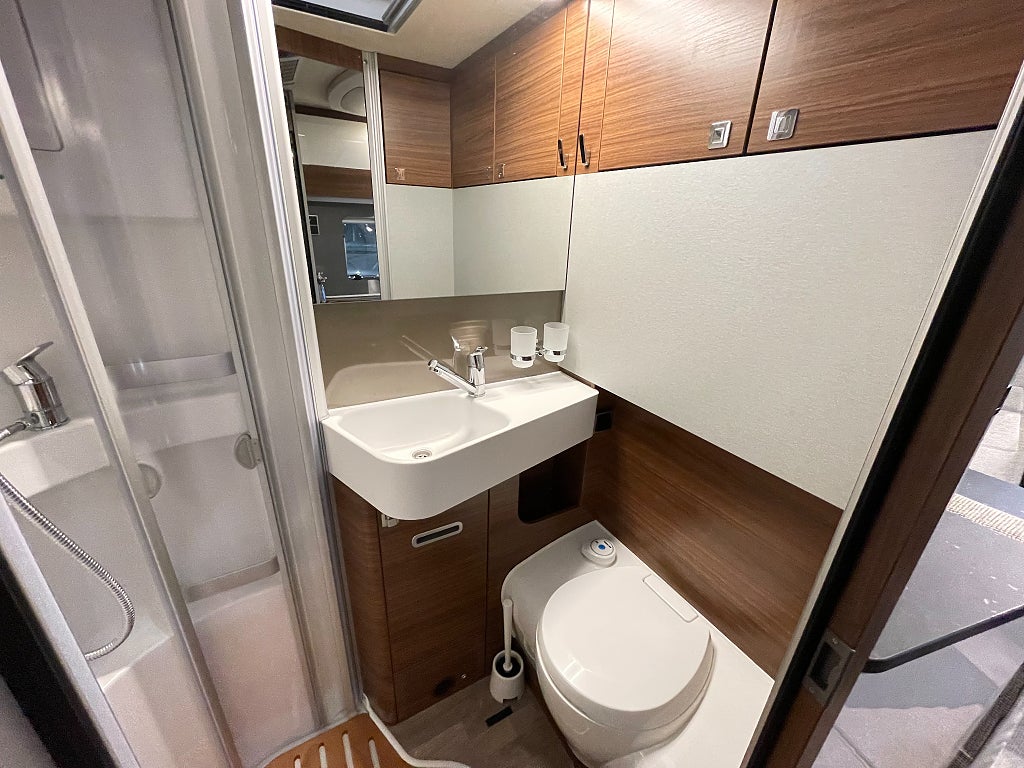 Hymer /Solcell/AC bodel/Inverter/Mercedes  - Hymer