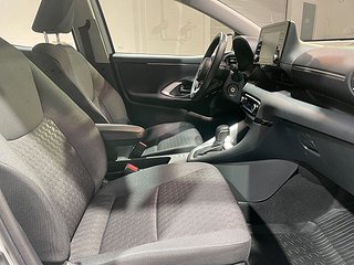 Halvkombi Toyota Yaris 11 av 22