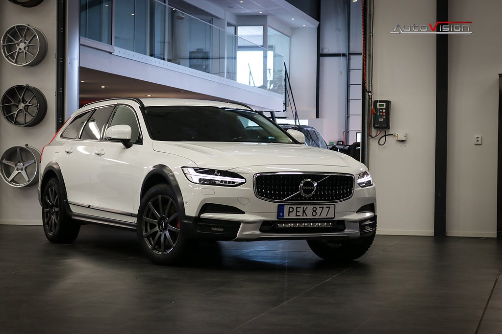 Volvo V90 Cross Country D4 AWD Geartronic, 190hk | SKINN | DRAG