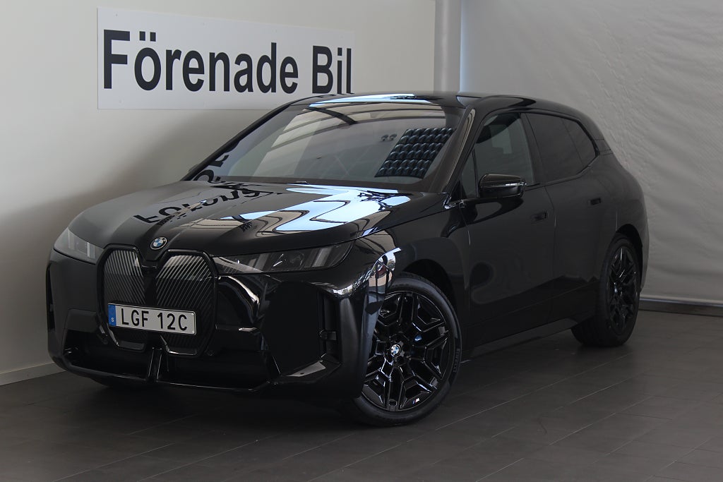 BMW iX xDrive60 M Sport Innovation Drag H/K 22" Park Assist