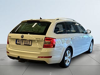 Skoda Octavia Kombi 1.8 TSI 4×4 Drag/P-sens/AdaptivFart/MoK-värm – bild 6