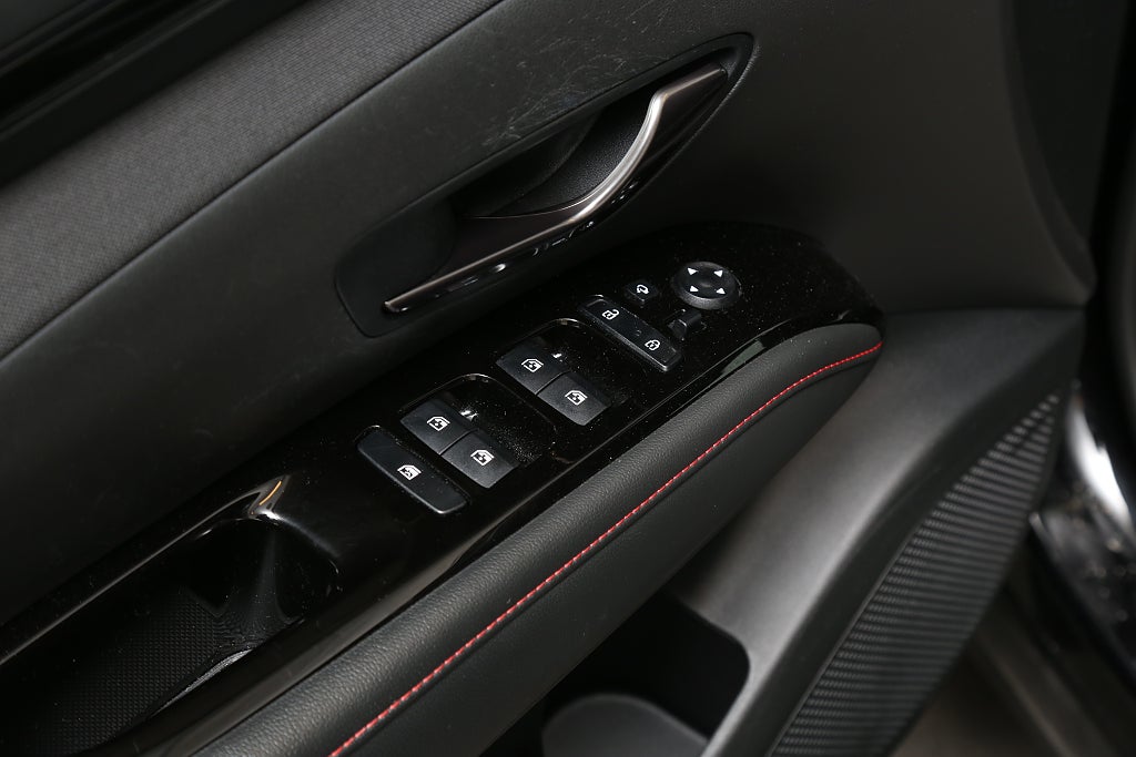 Hyundai Tucson 1,6 T-GDi Hybrid 230hk 4WD HEV N-Line 360° Pano Drag 2022