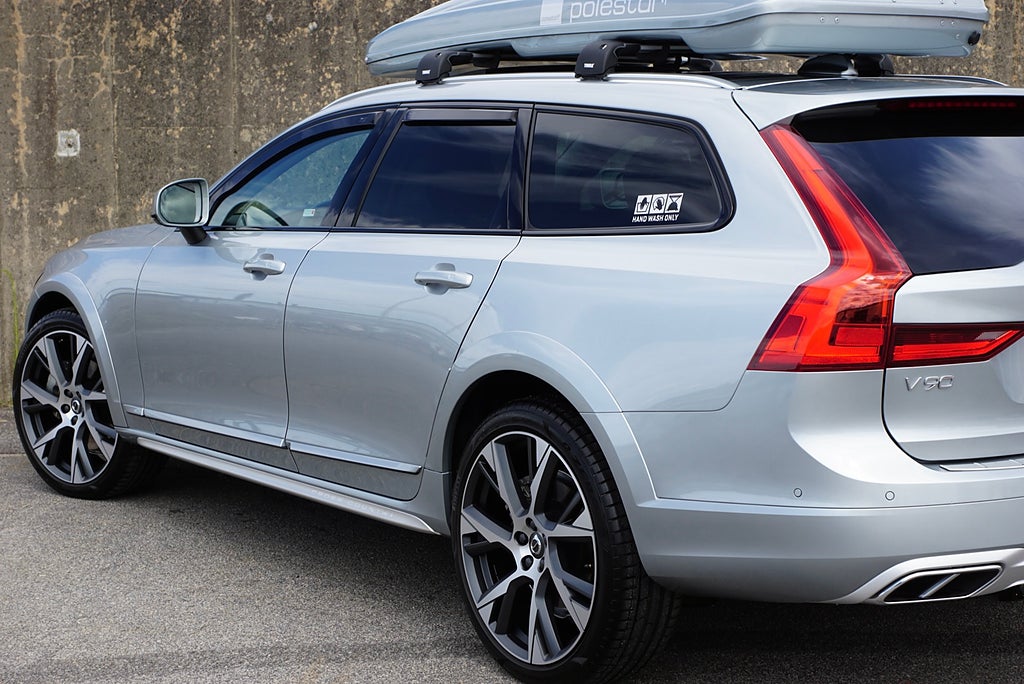 Volvo V90 Cross Country D5 AWD Inscription|800mil|B&W|360°|HuD|Pano|SA