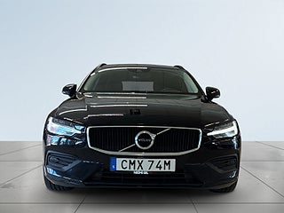 Volvo V60 D3 AWD Momentum Dvärme Dragkrok Navi Rattvärme S&V-däck – bild 2