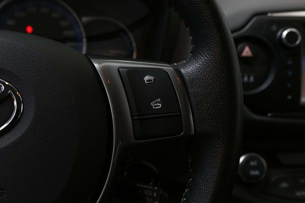 Toyota Yaris Hybrid e-CVT 101hk Active 5D Kamera P-sensorer 2015