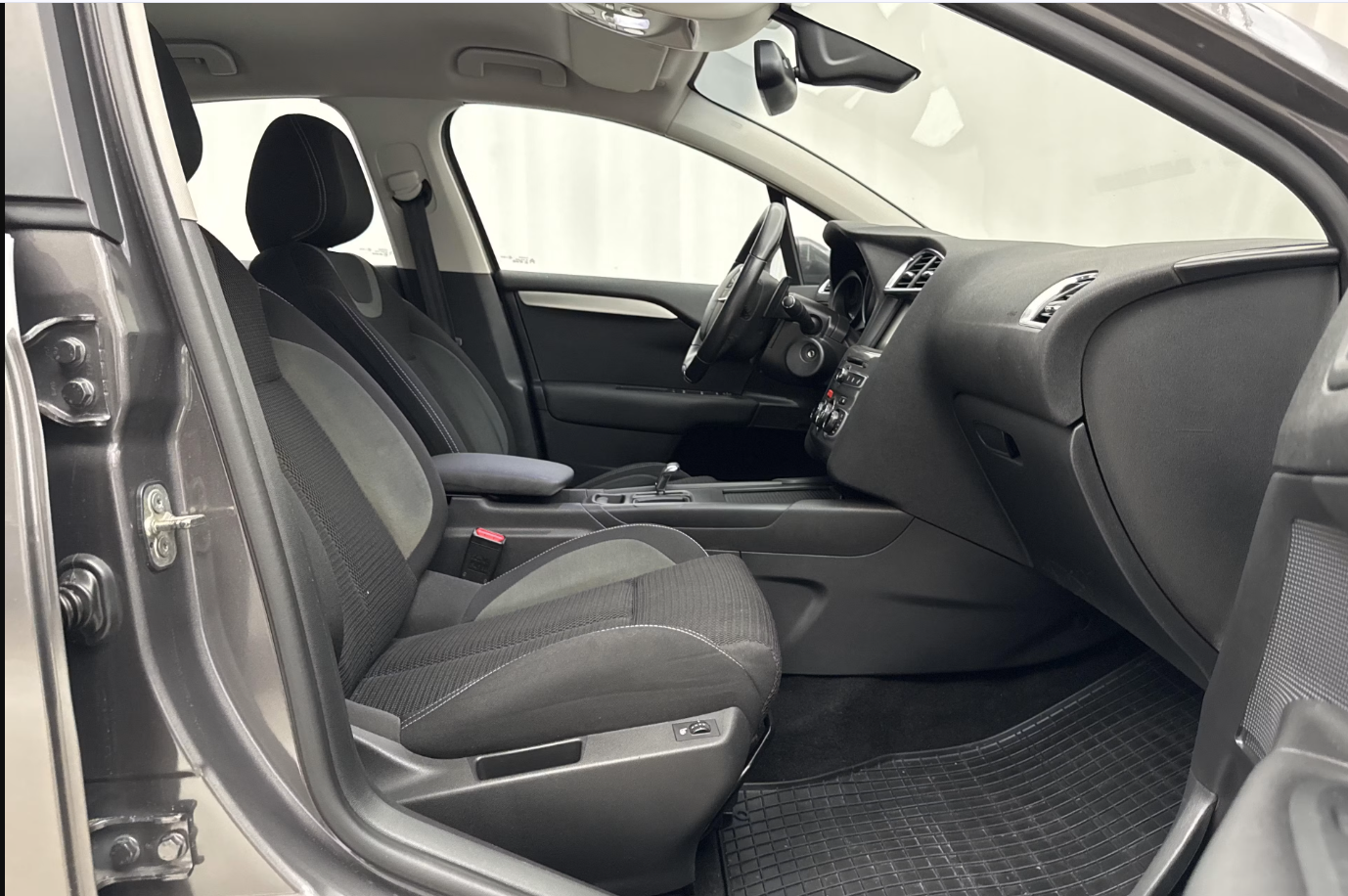 Citroen C4 1.6 e-HDi Airdream Auto PDC 2015, bild 5/43