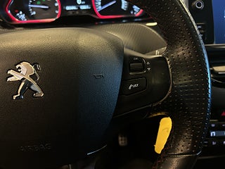 Peugeot 2008 1.2 PureTech 110 EAT GT P-Sens/MoK-Värm/Pano/SoV-Däck – bild 21