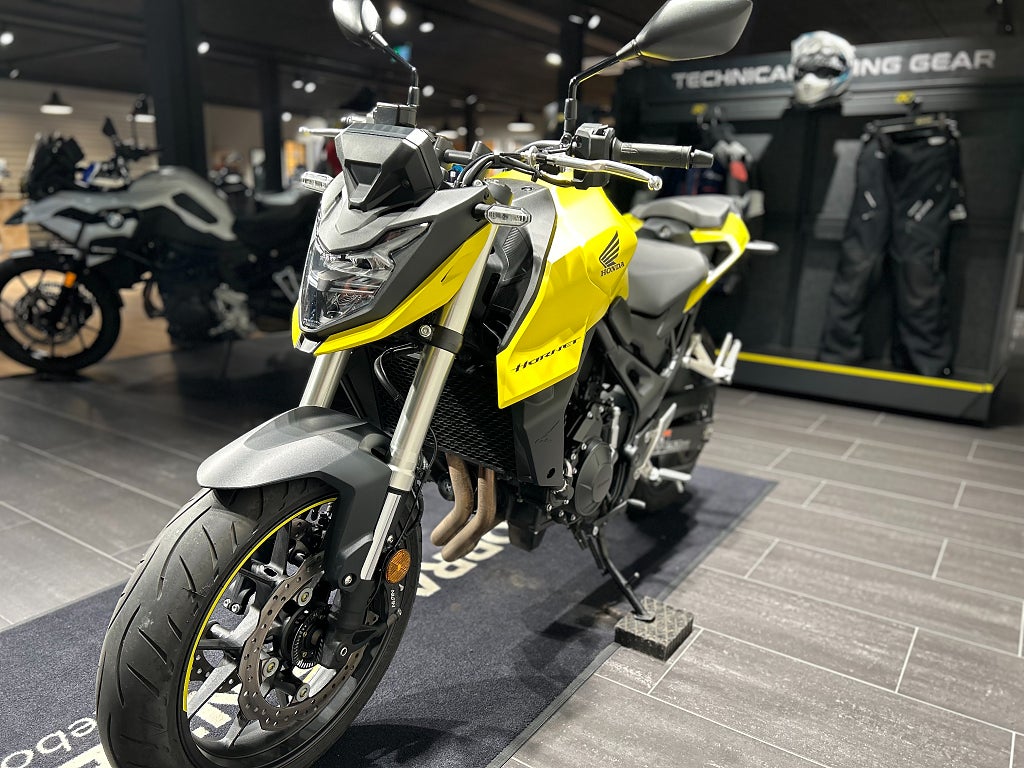Honda CB750 Hornet / Helsystem/ Handtagsvärme /Quickshifter /Räntefri