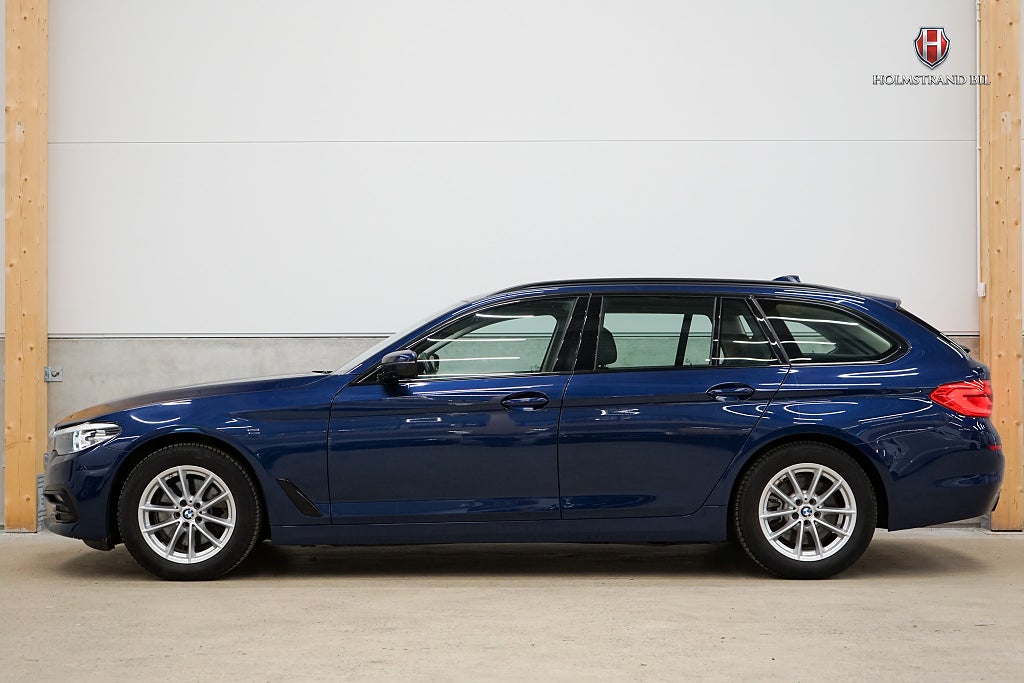 BMW 520d xDrive Touring Sport line Kamera Rattvärme Carplay Navi