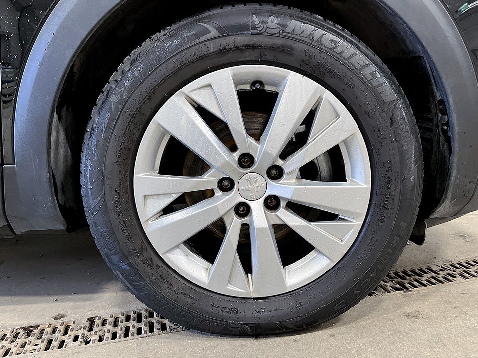 Bild på Peugeot 3008 Active 1.2 PT 130hk Aut CARPLAY P-SENSORER