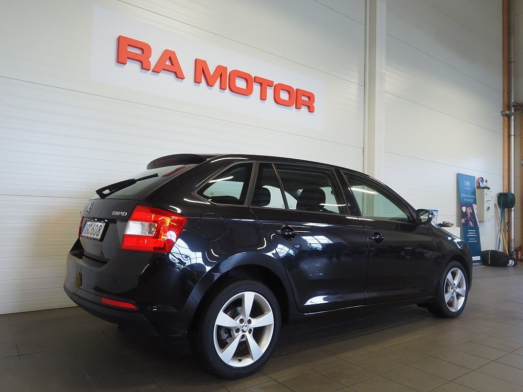Skoda Rapid Spaceback 1.2 TSI 110hk Style Motorvärmare P-Sensorer 2017