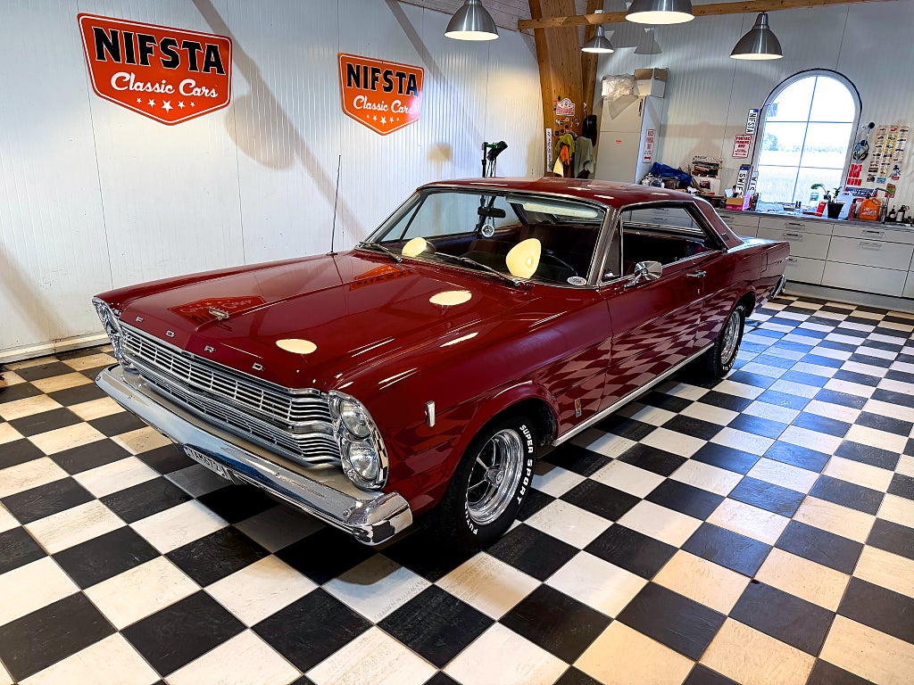 Ford Galaxie 500 / 428 Grym motor