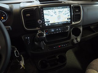 Husbil-integrerad Knaus Van I 550 MF 18 av 20