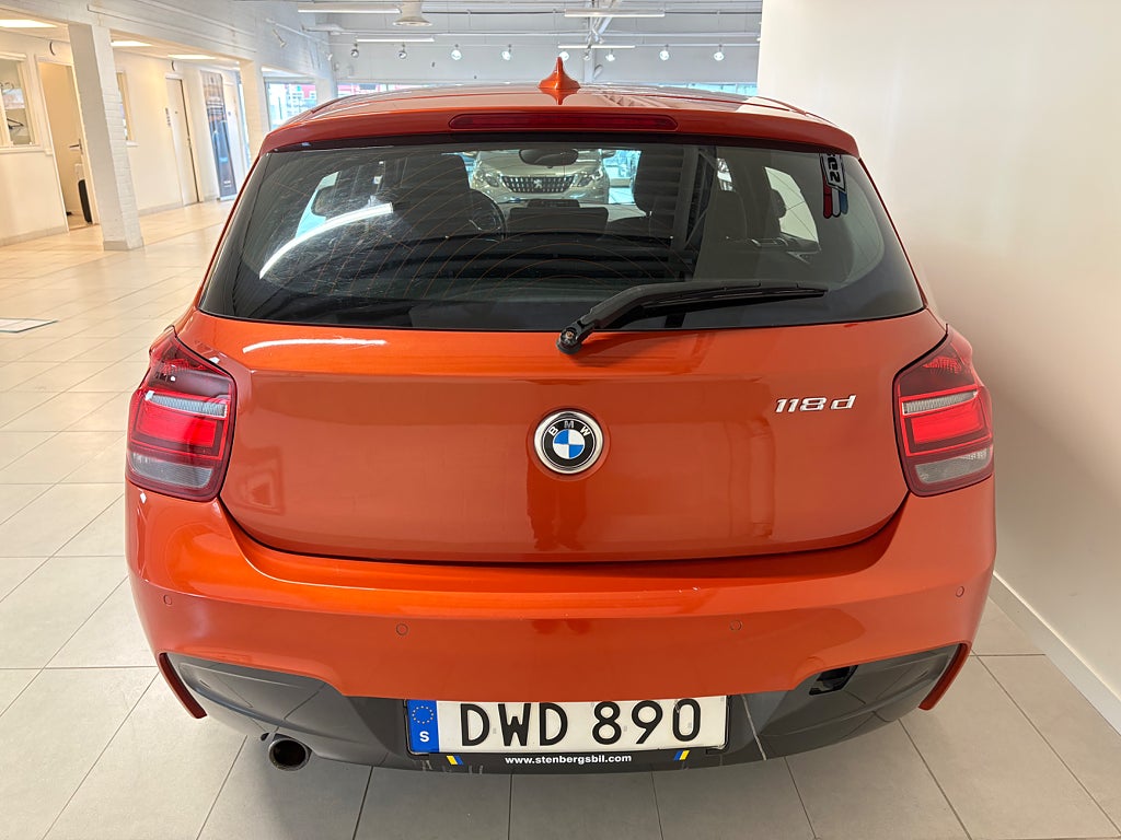 BMW 118d 5-dörrars Steptronic M Sport Automat,SoV Hjul Euro 5 thumbnail