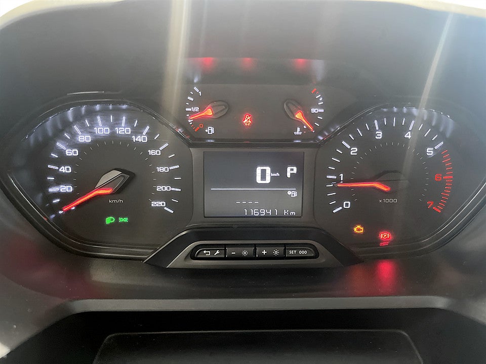 Bild på Peugeot Partner PRO 1.5 BHDi 130hk Aut L1 DRAGKROK