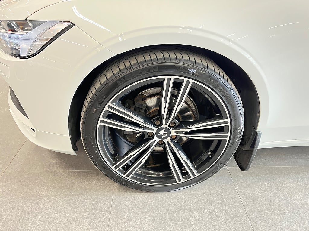 Volvo V90 D4 Geartronic AUT 190hk / VOC/DRAG/VÄRMARE/LED/SoV thumbnail