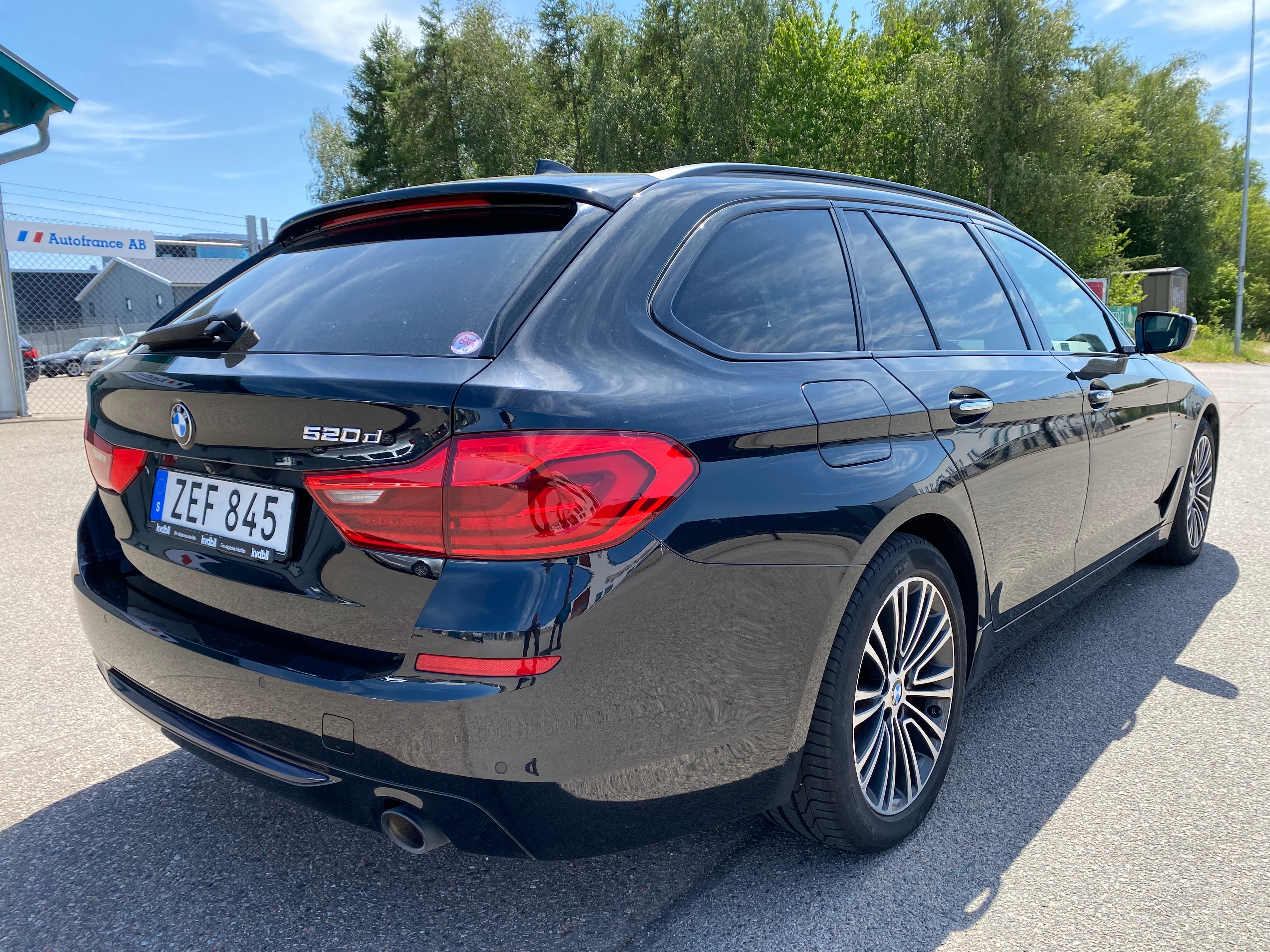 BMW 520 2018, photo 2/37