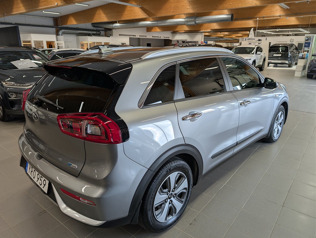 Kia Niro Hybrid DCT Advance Plus M-värm/V-hjul thumbnail