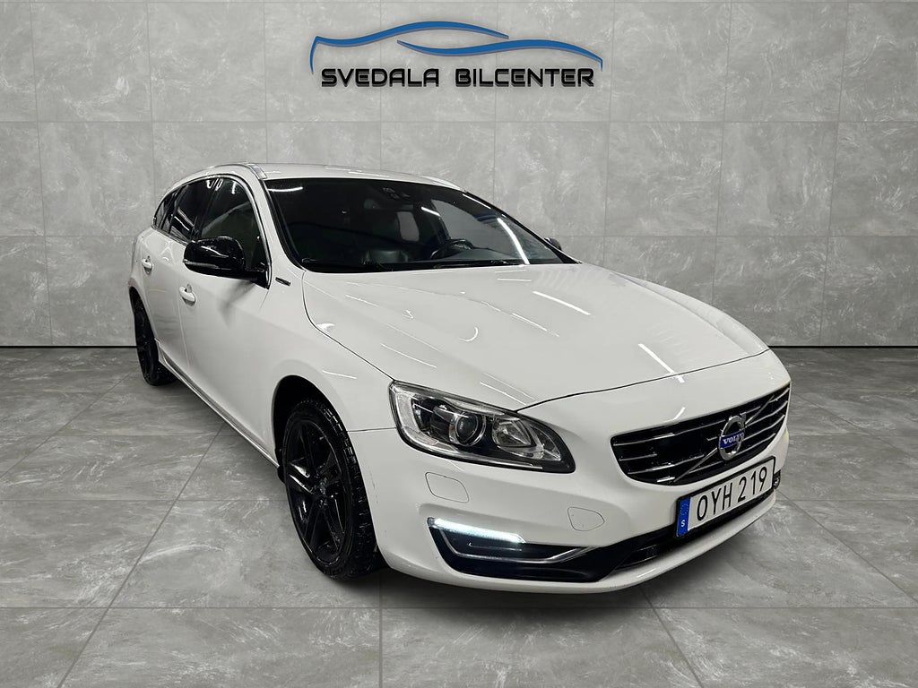 Volvo V60 D6 Plug-in Hybrid AWD  Summum Bra utrustad! Nybes&Nyser