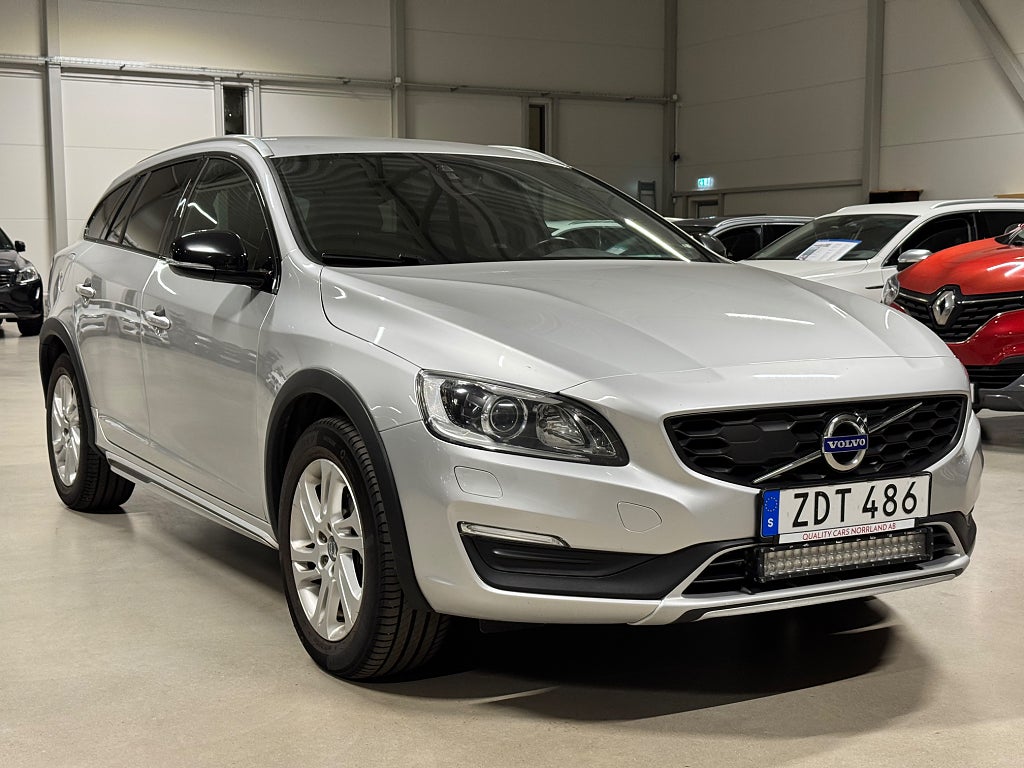 Volvo V60 Cross Country D4 AWD CLASSIC AUT DRAG VÄRME V-HJUL