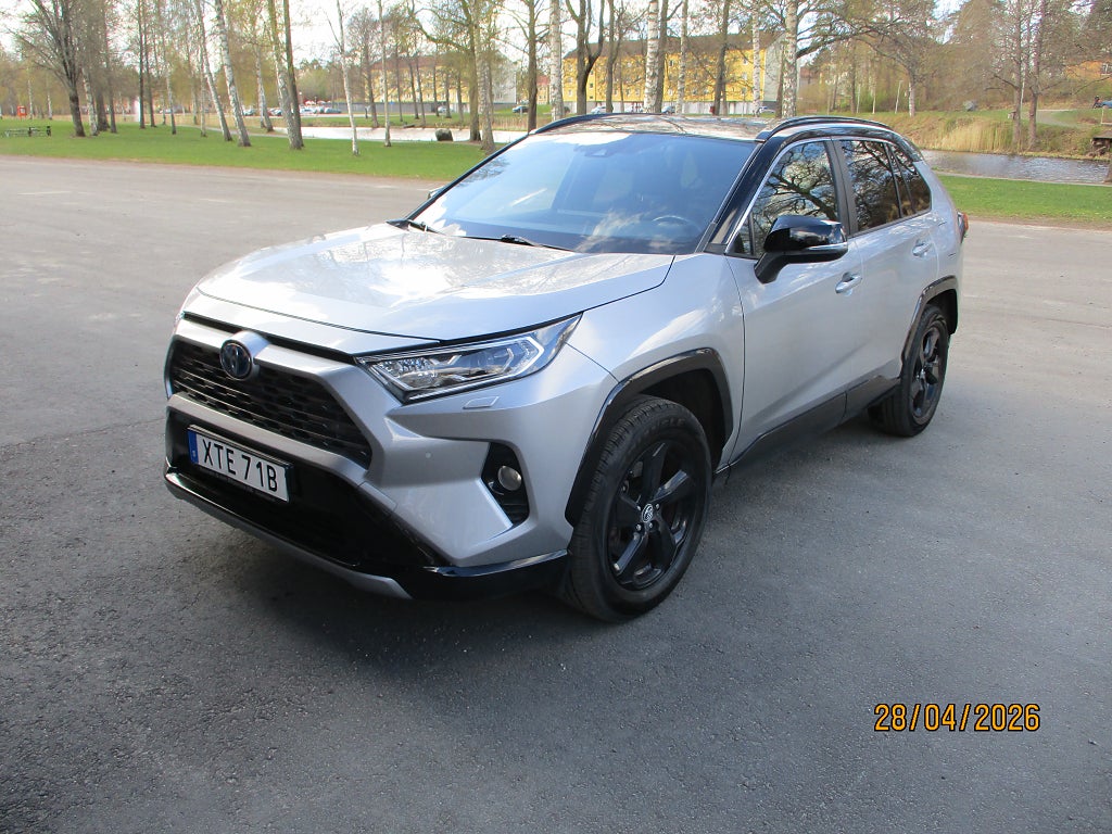 Toyota RAV4 Hybrid AWD-i E-CVT Style Bi-Tone Euro 6