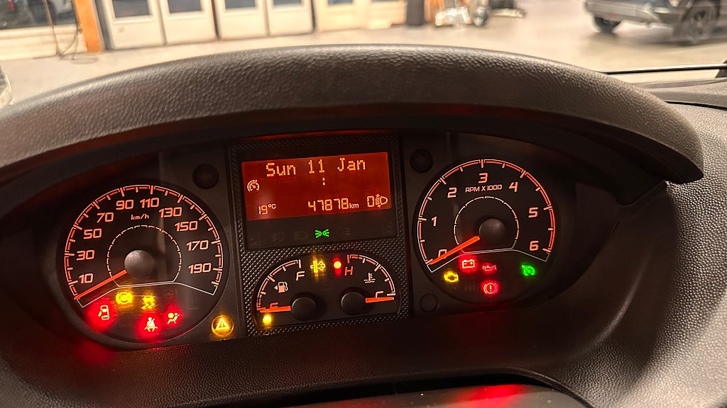 Swift 794 QB Toscane 150HK, Dubbelsäng, 1 ägare thumbnail