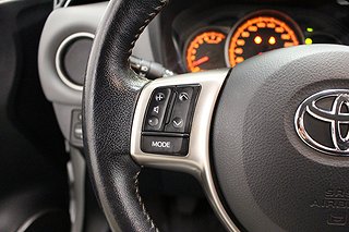 Halvkombi Toyota Yaris 13 av 19