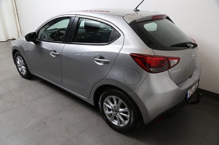 Halvkombi Mazda 2 8 av 23