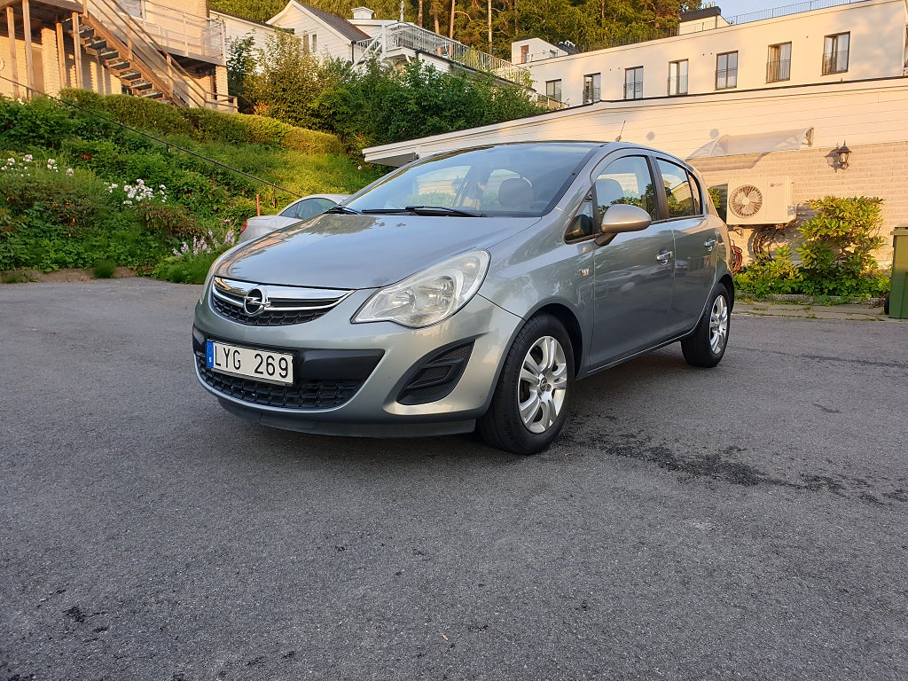 Opel Corsa 5-dörrar 1.2  Enjoy Endast 7200 Mil. Ny bes.