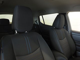 Halvkombi Nissan Leaf 10 av 23