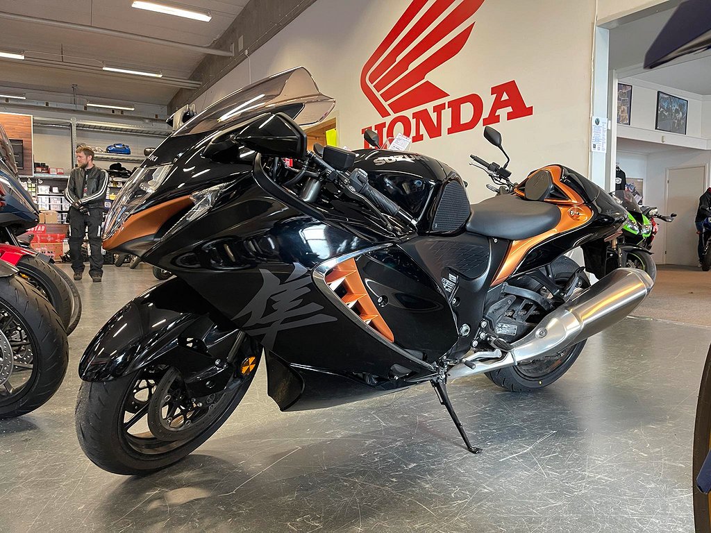 Suzuki GSX-R1300 Hayabusa  