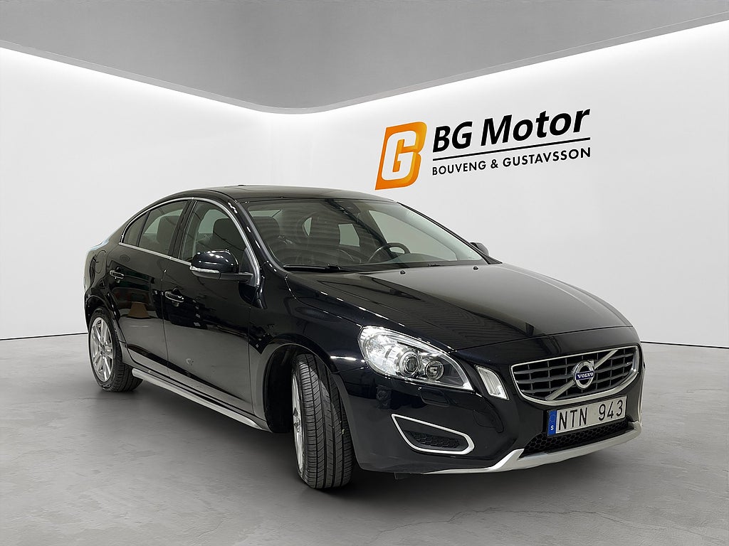 Volvo S60 D5 215HK AWD Aut Värmare/PDC/Taklucka/Skinn/Nyservad