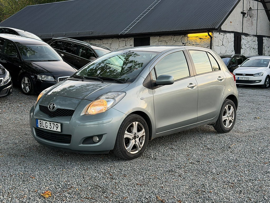 Toyota Yaris  5-dörrar 1.33 Dual VVT-i, 99hk, 3 brukare, 2011