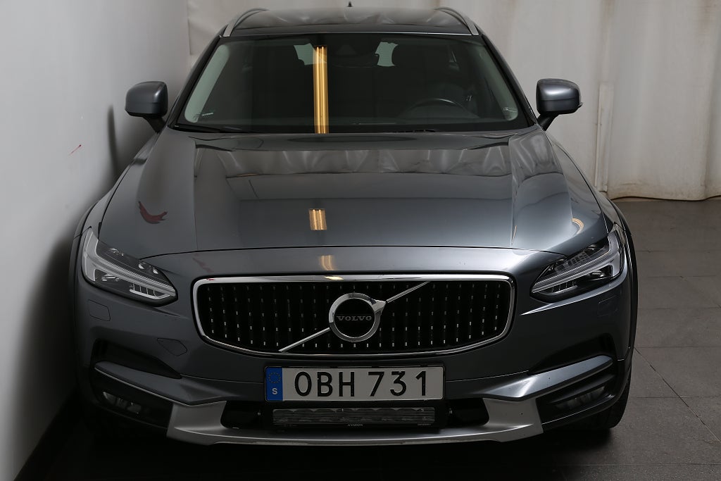 Volvo V90 Cross Country D5 AWD 235hk Adv Edition Aut Navi Kamera VOC D 2019