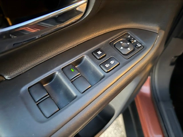 Mitsubishi Outlander  7 sits 2.2 Di-D 4WD Business