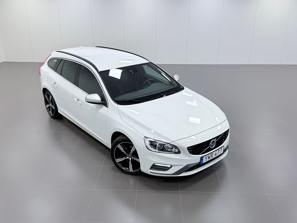 Volvo V60 D3 AUTOMAT R-DESIGN /V-HJUL /DRAG /VÄRMARE TIDUR