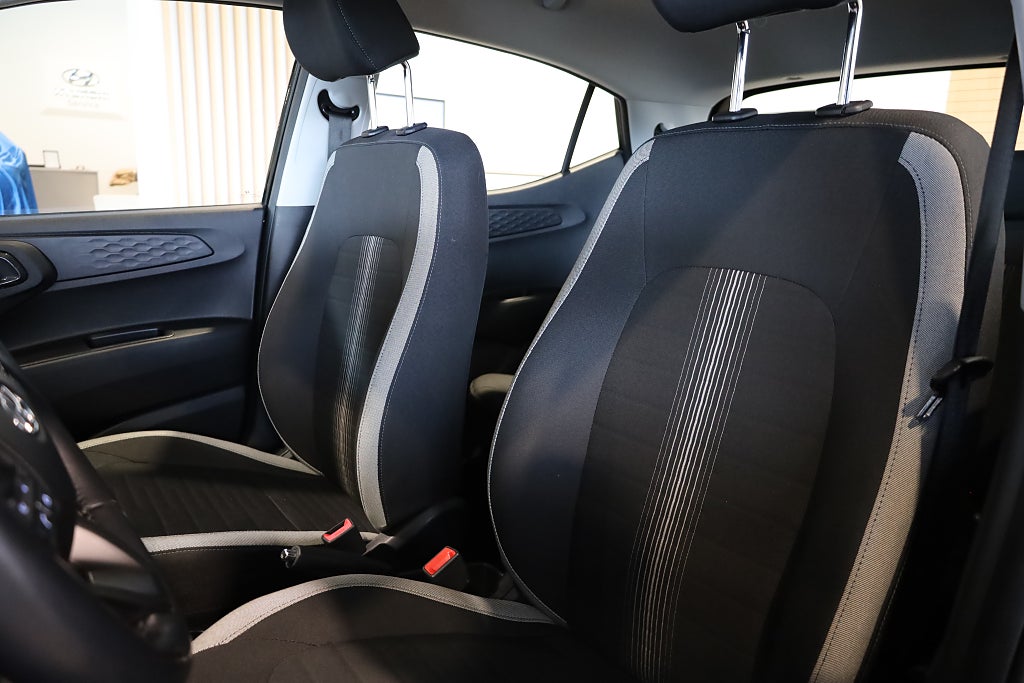 Hyundai i10 1.0 blue AMT Essential CarPlay Rattvärme Leasbar 2022