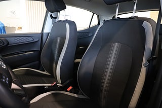 Halvkombi Hyundai i10 11 av 24