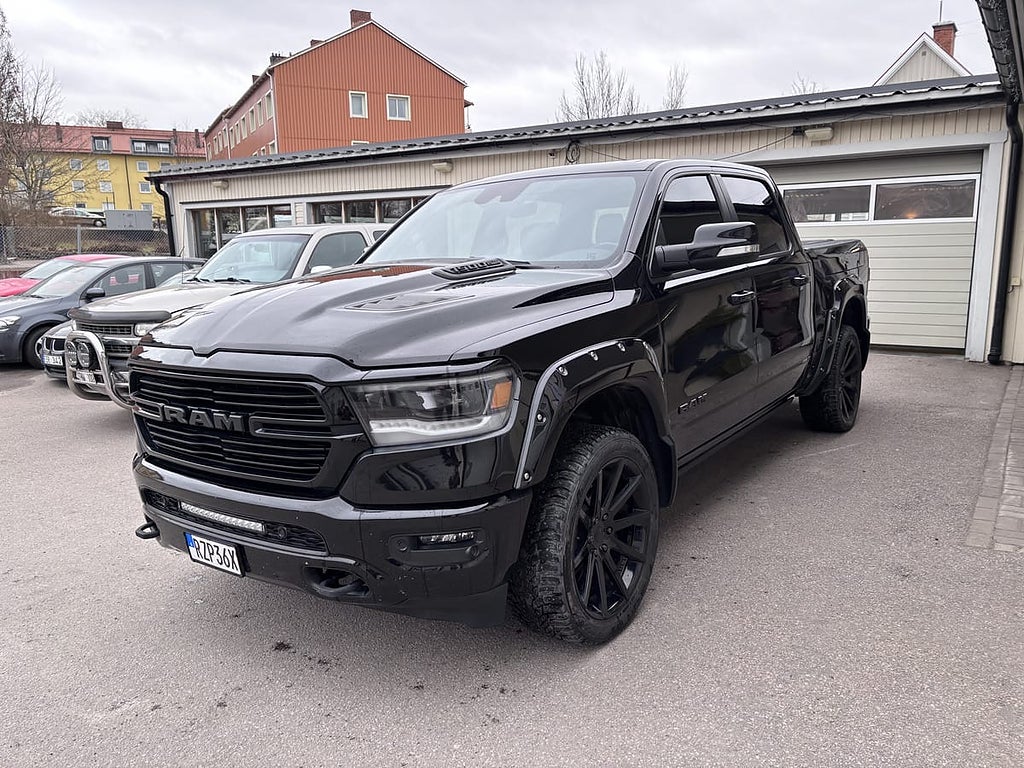 RAM 1500 Crew Cab 5.7 V8 HEMI Flex Fuel 4x4 Laramie NIGHT Euro 6