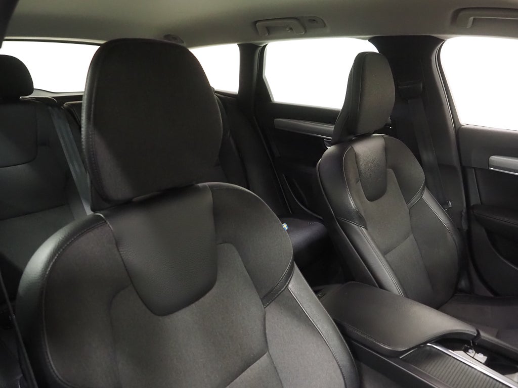 Volvo V90 D4 Aut Momentum Drag Kamera Navi D-Värm 2020