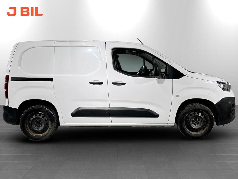 Bild på Citroën Berlingo New Bus 1.5 BlueHDi 75hk L1 DRAG P-SENSORER BAK