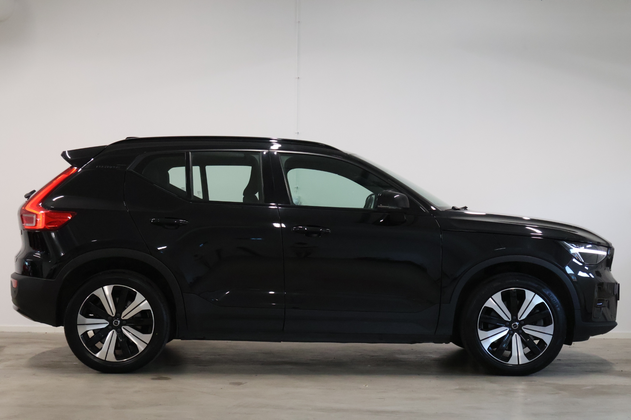 Volvo XC40 RECHARGE PLUS EDITION 2023, bild 4/60