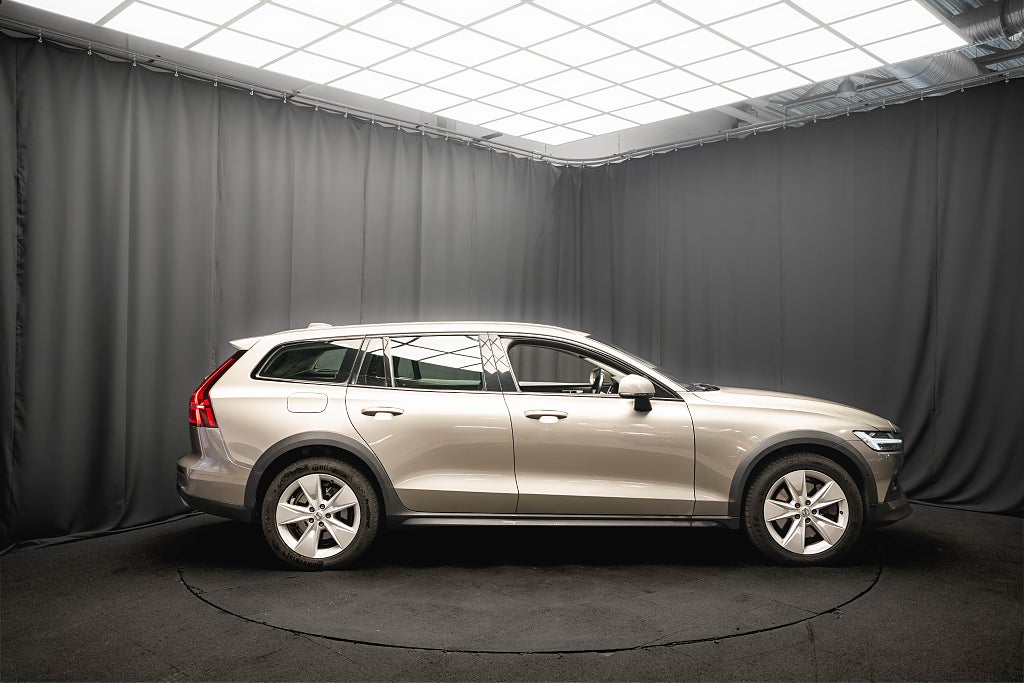 Volvo V60 Cross Country D4 AWD DRAG KAMERA D-VÄRM M&K BLIS CARPLAY