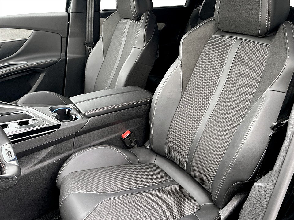 Bild på Peugeot 5008 GT 1.2 PT 130hk Aut 7-SITS B-KAMERA