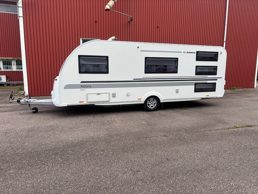 Adria Adora 613 PK ALDE / Barnkammarvagn /1269 kr/månaden