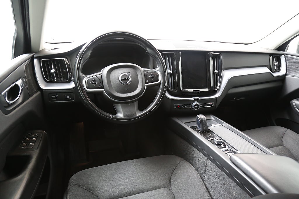 Volvo XC60 B4 Diesel 197hk Momentum Adv Edt II AWD H/K VOC Drag 2021