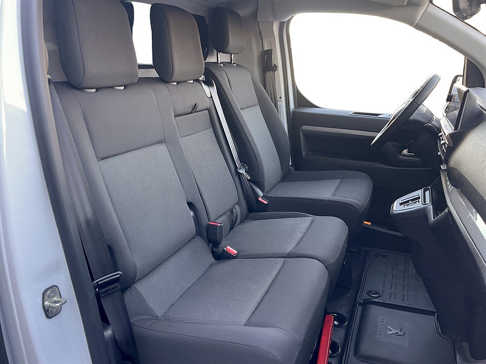 Bild på Peugeot Expert BlueHDi 180hk Automat L2