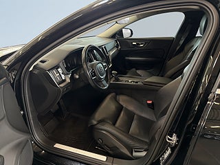 Volvo V60 D4 Momentum S&V-hjul/Drag/Skinn/Dvärm/A.d Fart/Navi – bild 7