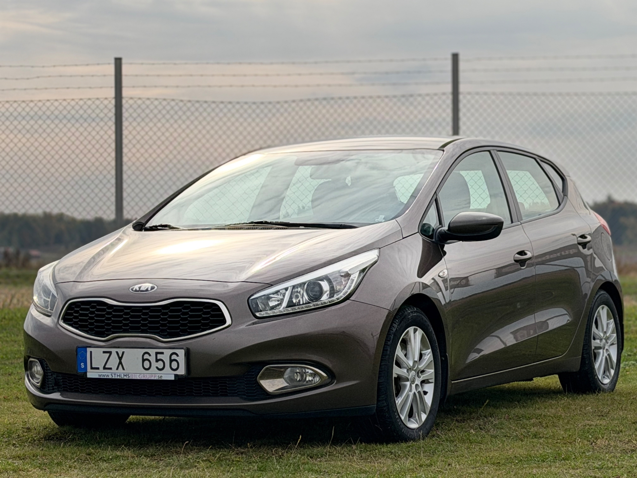 Kia Ceed cee'd 1.4 CVVT 1 års garanti 2014, bild 2/10